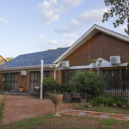 Kings Halt Hotell Bloemfontein Exteriör bild