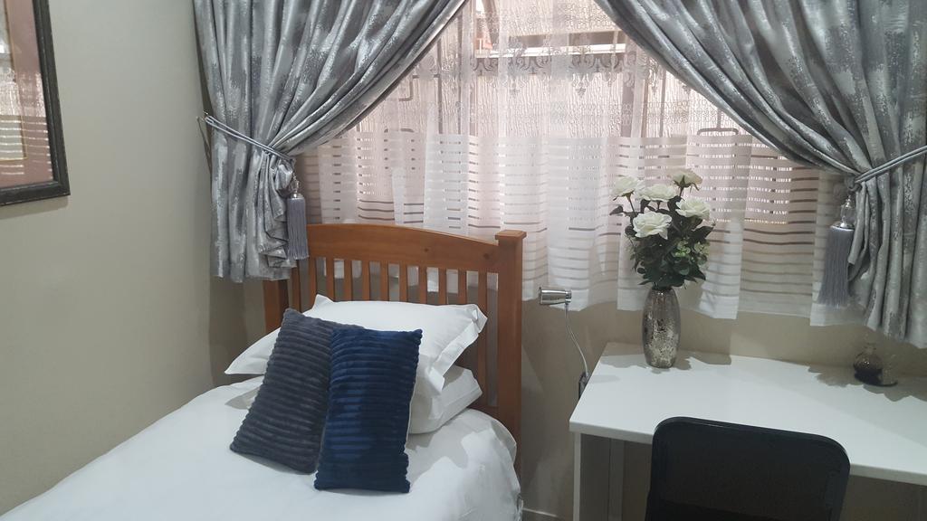 Kings Halt Hotell Bloemfontein Exteriör bild