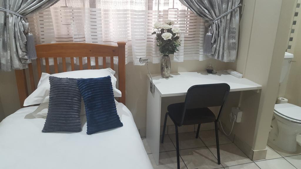 Kings Halt Hotell Bloemfontein Exteriör bild